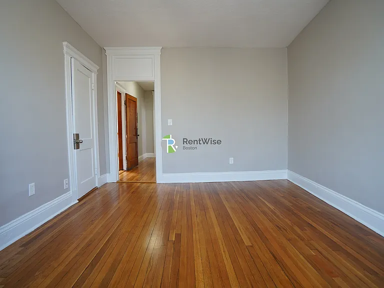79 Gordon St — Photo 9