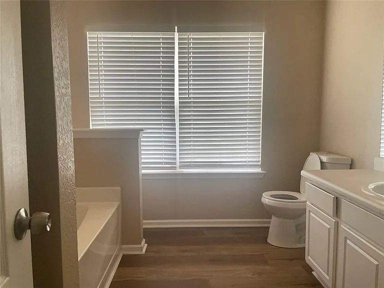 5092 Windsor Forrest Ln — Photo 15