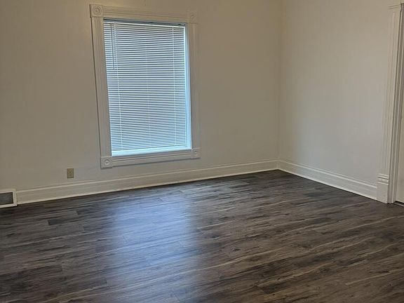 3rd image of 318 N Bellevue Ave