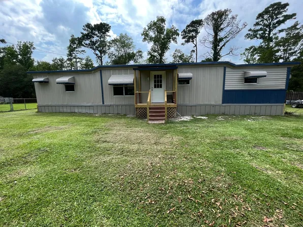 304 Queens Rd, Hubert, NC 28539