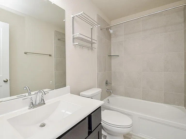 6807 Vista Ledge Dr — Photo 22