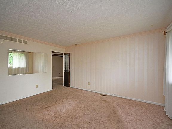 5th image of 2179 Broadhurst Ave