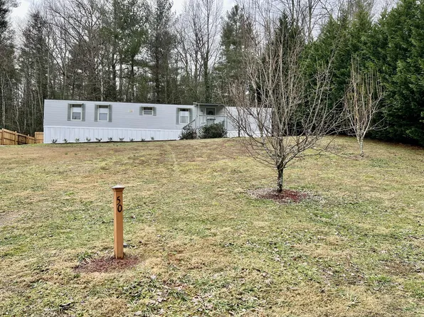 50 Mandalay Dr, Hendersonville, NC 28792