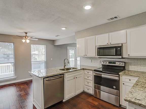 5th image of 2723 Steamboat Cir