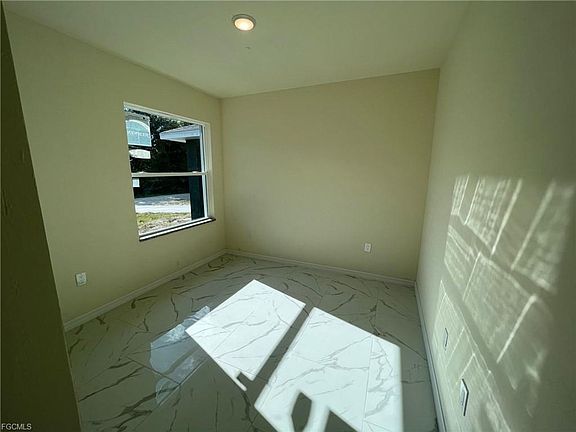 5th image of 5317 30th St SW