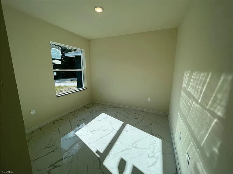 5317 30th St SW — Photo 5