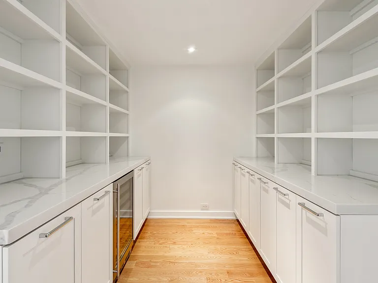 180 E Pearson St #4706 — Photo 11