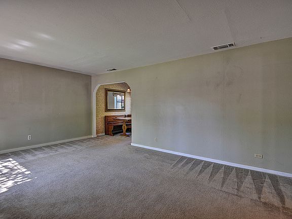 5th image of 707 Orange Grove Way