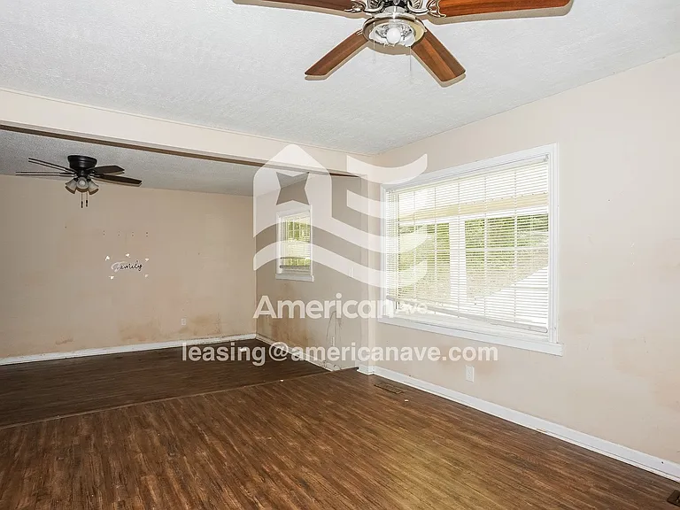 23323_002_living_room_12799147.jpg