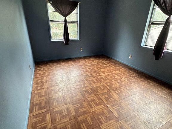 5th image of 6186 Holiday Blvd