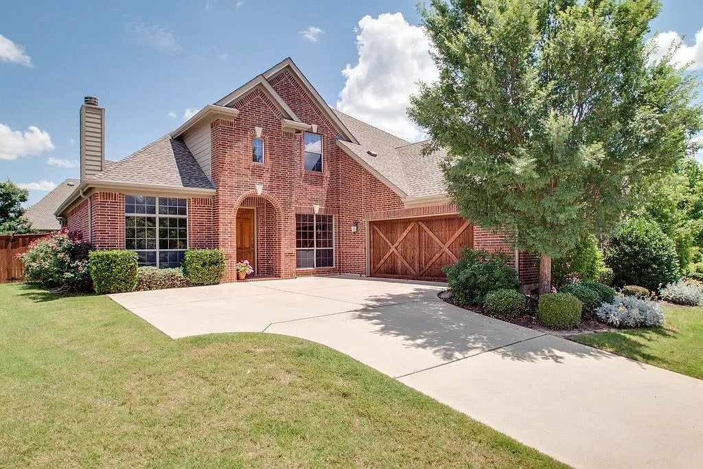 4 bed, 3.0 bath, 3027 sqft, $3,400 — Photo 1