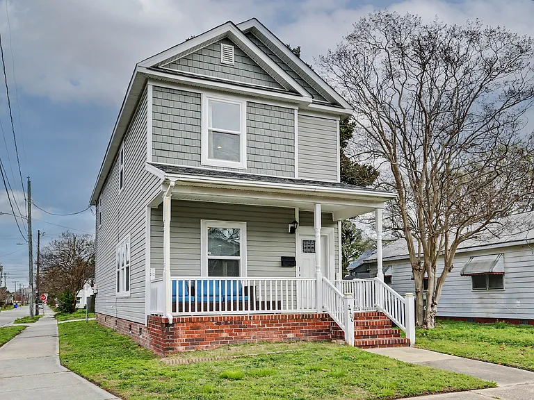2700 Myrtle Ave — Photo 2