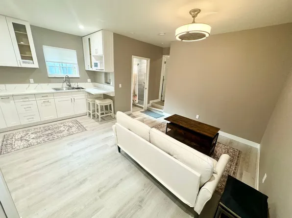 2405 Lorain Rd, San Marino, CA 91108