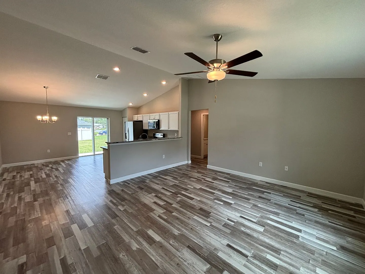 Beautiful corner Home in Marion Oaks — Photo 4