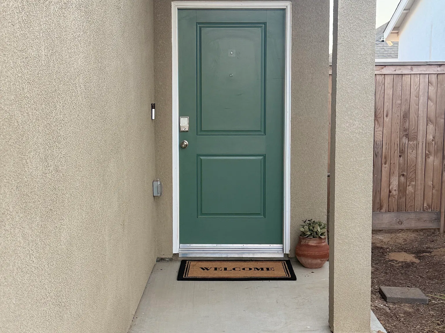 3 bed, 1400 sqft, $2,250 — Photo 3