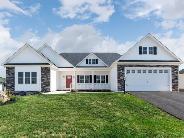416 Peterson Ln, Waynesboro, VA 22980