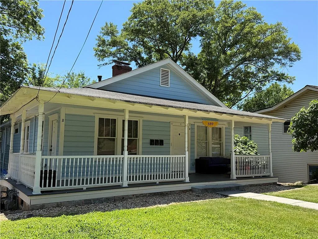 Building Photo - 689 Berne St SE #B