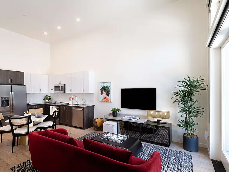Eleanor H16 Apartments — Photo 6