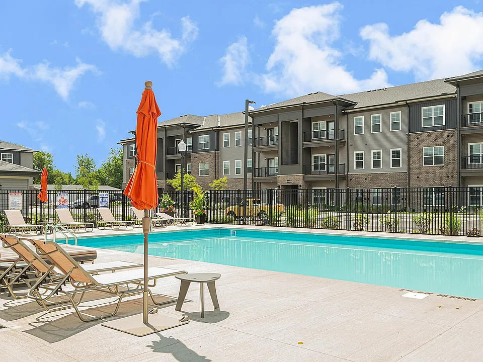 The Retreat at Canal Apartments