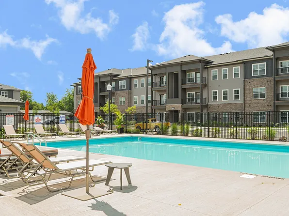 The Retreat at Canal Apartments