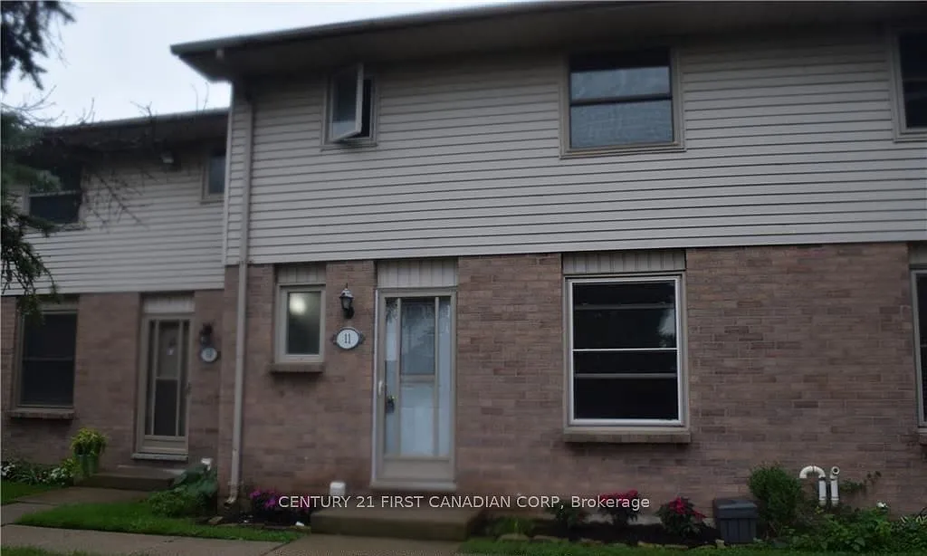 6 bed, $2,300 — Photo 1