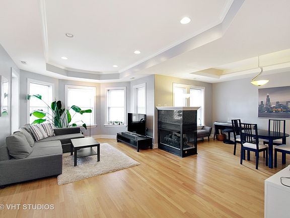 3rd image of 530 W Cornelia Ave APT 3S