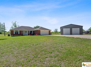 305 McKinney St, Kingsbury, TX 78638