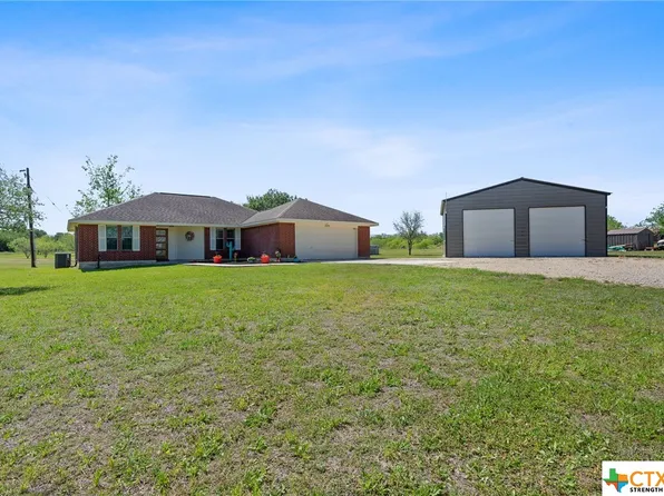 305 McKinney St, Kingsbury, TX 78638