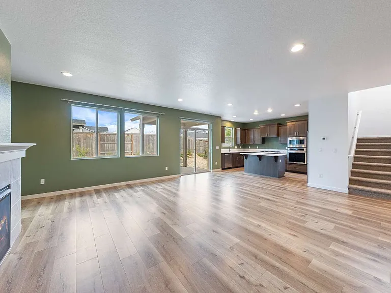 1722 N Kalapuya Pl — Photo 12