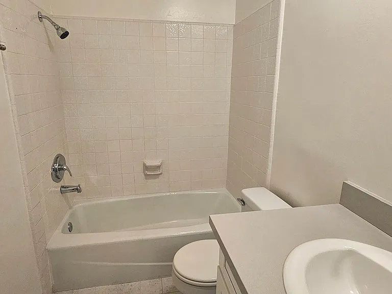 923 5th St #5 — Photo 27