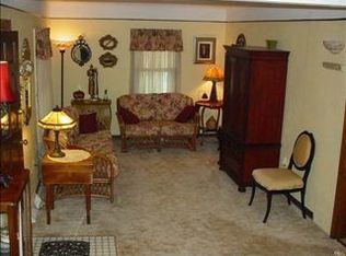 2870 Lafayette Dr, Trenton, MI 48183