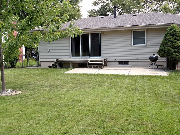 4th image of 4924 S 121st St