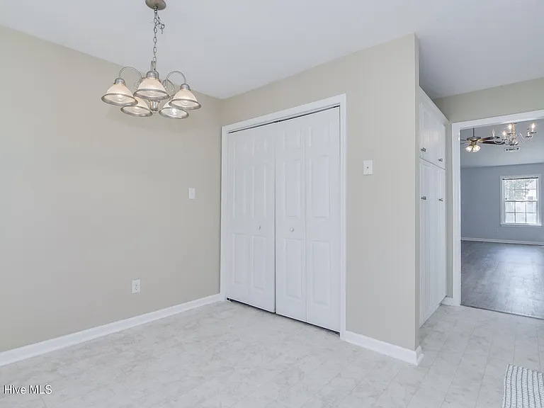 1723 Elizabeth St — Photo 12