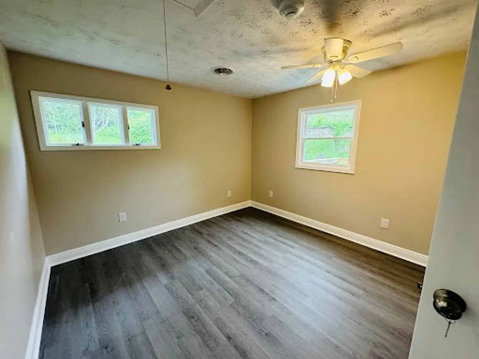 363 Mansion St — Photo 2