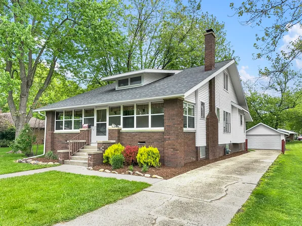 544 S 5th St, Watseka, IL 60970