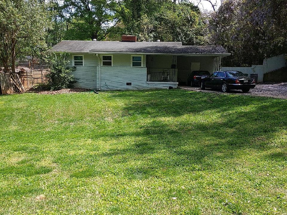 Front of the house (this picture actually doesn't do it justice)