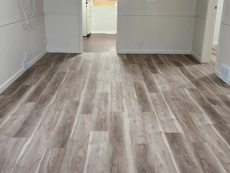 5422 S 22nd St — Photo 3