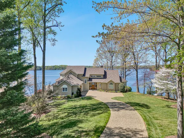 41 Windy Hill Cir, Union Hall, VA 24176