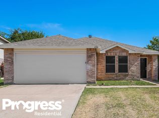 4336 Hunters Creek Dr, Fort Worth, TX 76123