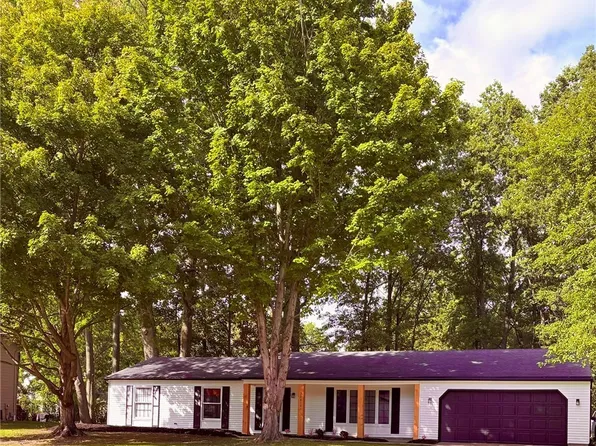 32610 Greenwood Dr, Avon Lake, OH 44012