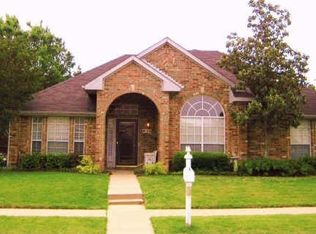2214 Woodglen Dr, Garland, TX 75040