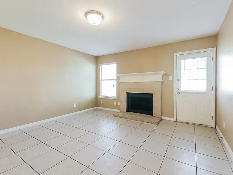 7103 London Fog Dr — Photo 6