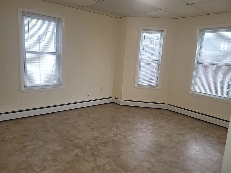 182 Pleasant St — Photo 11