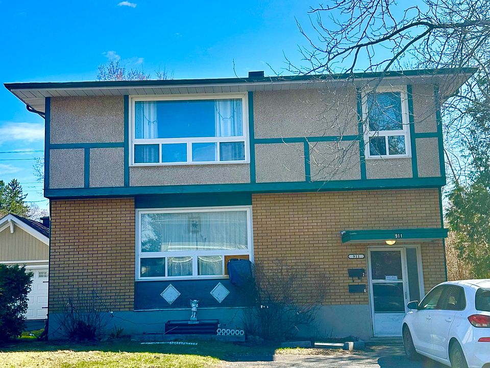 1st image of 911 Pinewood Cres