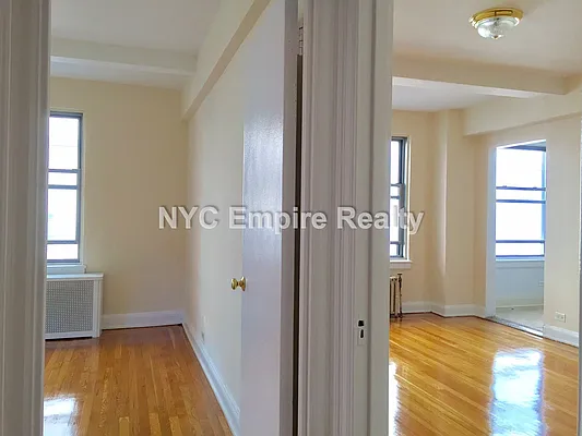 Rented by NYC Empire Realty Inc | media 51