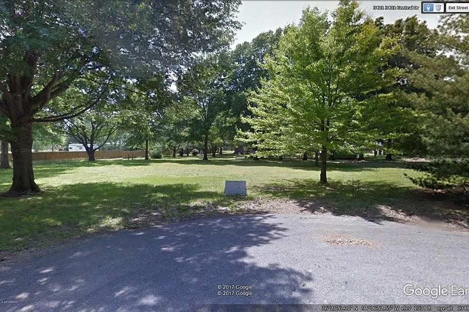 1st image of 3402 Central Dr