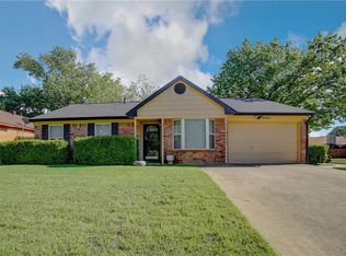 2606 Worth Forest Ct, Arlington, TX 76016