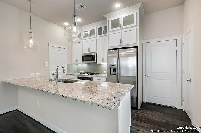3 bed, 2.5 bath, 1503 sqft, $2,200 — Photo 3