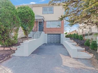 10514 Van Wyck Expy #1, South Richmond Hill, NY