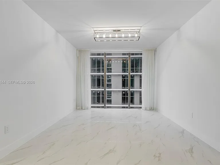 700 NE 24th St #5601 — Photo 14